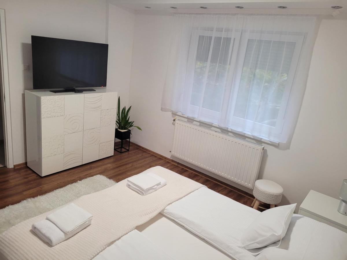 Matrix Apartman Бекешчаба Екстер'єр фото