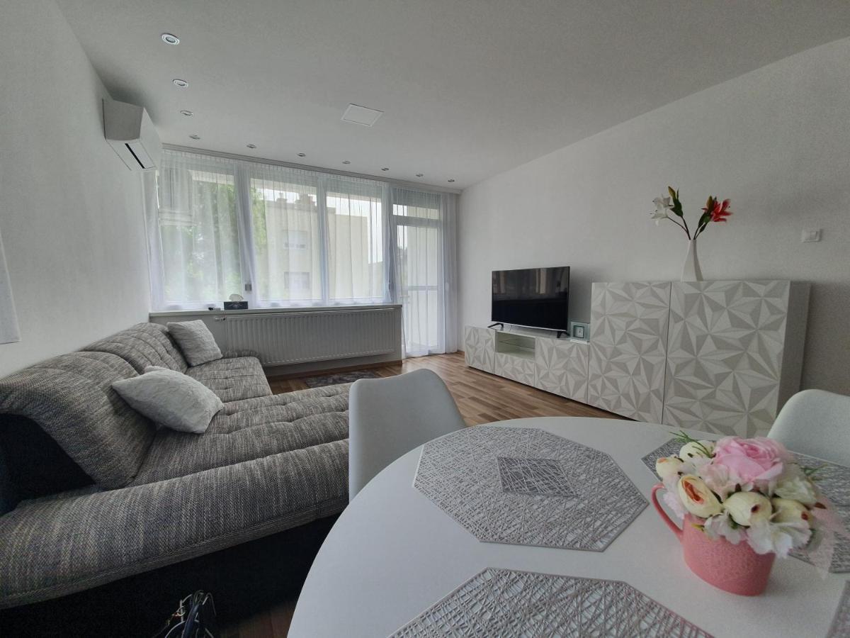 Matrix Apartman Бекешчаба Екстер'єр фото